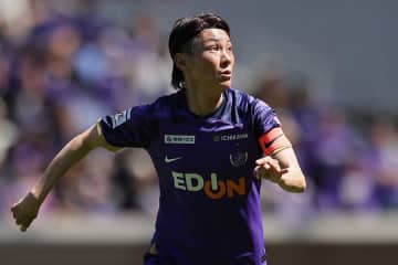 引退する元日本代表へ…試合中断で「素晴らしい光景」　ファン涙「目頭が熱くなりました」