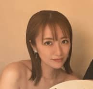 「まさかの人物が同席！？」高橋みなみ、結婚記念日に2ショット公開　驚きの人物が"謎の同席"「なんでいるの？」