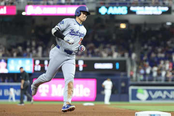 大谷翔平、衝撃190キロ弾でまさかの“泣き笑い”　理由は9号アーチを捕球した人物　SNSでスタッフをいじる