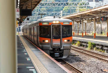 家族旅行で「駅に息子のリュックを置き忘れた！」特急出発後に絶望 → 鉄道会社の『神対応』に感謝