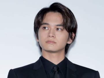 北村匠海「半目の農作業キタムラ」　朝ドラ『あんぱん』“嵩”オフショットに「朝からほっこり」