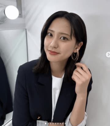 「うそーーー脚の長さがすっごい！」31歳人気女優、171cmのスラリとしたスタイルに注目集まる「デニムが似合いすぎ」
