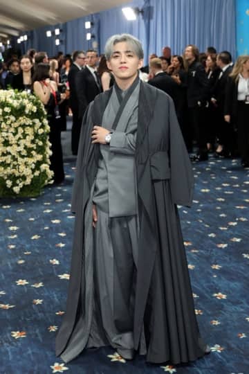 SEVENTEENエスクプス、韓服から着想を得たBOSSカスタムルックでMet Gala 2025に登場