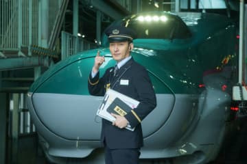 鉄道ファン必見！時速300kmオーバー迫力満点の場面写真が公開 草彅剛主演 Netflix映画『新幹線大爆破』