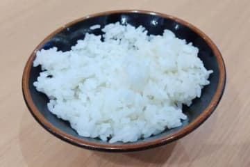 米価高騰が日本人のコメ離れに拍車かける　茶わん1杯のごはんは4枚切り食パン1枚より高額の時代