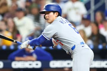 “韓国の至宝”がメジャー初先発で即結果！ ２安打１打点の活躍に大谷翔平が大はしゃぎで祝福。ド軍美人レポーター笑顔「ショウヘイも大興奮よ！」
