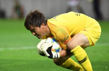 【浦和】鉄人GK西川周作がG大阪戦の開始早々に負傷交代。5連勝中のチームに暗雲、ハムストリングスか…