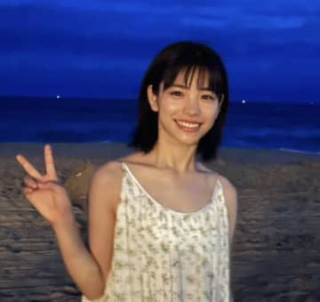 「3.5万バズ！セーラー服姿可愛ぃぃぃぃ」18歳女優・當真あみ、映画撮影時の制服オフショットが話題沸騰「めちゃかわいい」