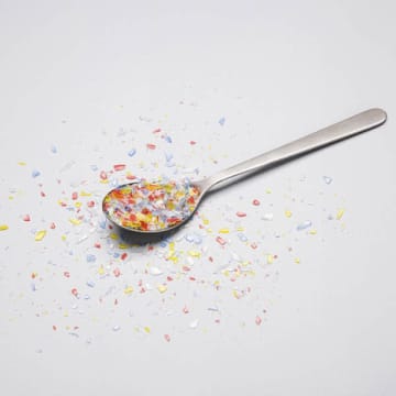 人間の脳内のマイクロプラスチック量は「使い捨てスプーン」サイズ…8年前より1.5倍に増えていた