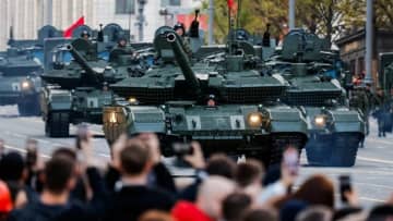 ウクライナ、モスクワにドローン攻撃　戦勝８０年軍事パレード控えるなか
