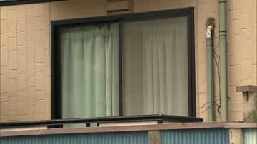 集合住宅で見つかった元夫婦とみられる遺体は39歳男性と29歳女性　女性の遺体には刃物によると見られる傷、玄関には鍵　さいたま市中央区