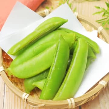 【スナップエンドウ、まだ普通に筋取ってるの？】「水っぽくならずに濃厚ウマっ！」「気持ちいいほどスルッと取れる！」