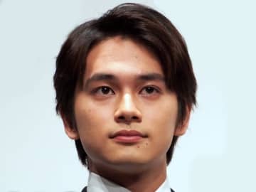 「半目の農作業キタムラ」北村匠海、NHK『あんぱん』オフショットに「なんとも言えな表情がいい」の声