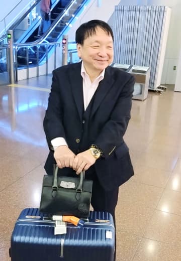 大橋会長「びっくりした」　井上尚の防衛戦終えて帰国