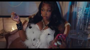 サマー・ウォーカー、新曲「Spend It」のミュージック・ビデオを公開！新作アルバムの状況についてもあかす