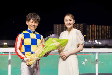 【動画】ももクロ百田夏菜子、船橋競馬場で表彰式に出席　レースを間近で体感「気持ちが高まった」
