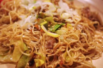 料理研究家リュウジ、九州の最強袋麺『うまかっちゃん』を”世界一旨くする方法”を伝授！『逆転の発想」まさかの”神アレンジ”がネットで話題に「こんなアレンジ思いつかなかった…」「錬金術師かよ！」