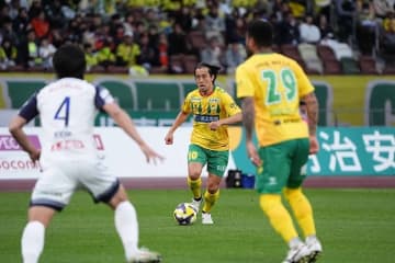 ひとり残って顔を覆い...大観衆の国立で悔しすぎる敗戦を喫した千葉の10番・横山暁之が語った想い