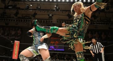 【DDT】納谷幸男が『KING OF DDT 2025』で現役高校生レスラー佐藤大地とのヘビー級対決を制す！「俺はDDTで積み上げてきたんだよ」
