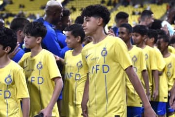 「息子よ、誇りに思うぞ！」Ｃ・ロナウド、長男ジュニアのU-15ポルトガル代表初招集に感無量！ 身長は187cmの父親とほぼ同等に成長