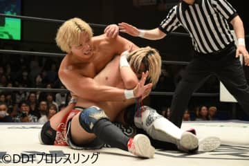 新生KANONが『KING OF DDT』1回戦で勝俣瞬馬を下し、「必ずKINGOF DDTのトップに駆け上がる！」