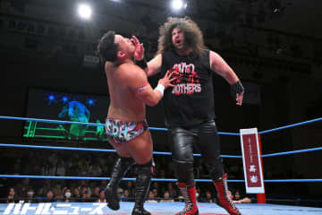 「全日本プロレス、一生恨むからな」金網マッチで悪に堕ちたDRAGON GATEの未来が屈辱の敗北で怨念爆発！