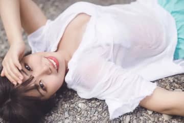 人気YouTuber・たにりか、週末ふたりキャンプでグラマラスボディ披露　1stデジタル写真集発売決定