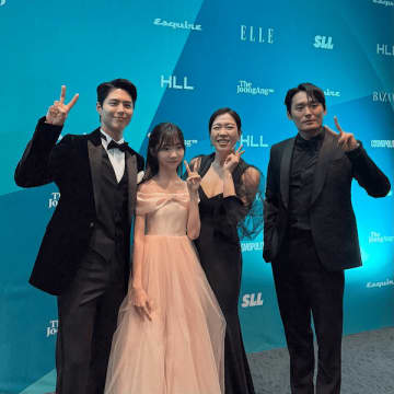 『おつかれさま』再会ショット公開、司会も演技も光ったパク・ボゴムの百想エピソード