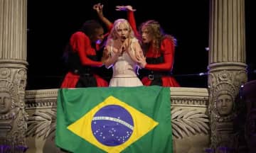 レディー・ガガ、女性アーティストによる単独公演の史上最多動員数を樹立