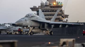 米空母トルーマン、またＦ／Ａ１８戦闘機を失う　１週間で２機目