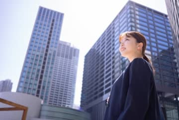 残業が多くても現在の働き方に「満足している人」は多い？その背景には「収入の増加」があった!?