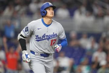 大谷翔平、伝説の地で2戦連発10号　同点打2本の躍動も…ド軍は延長10回サヨナラ負け