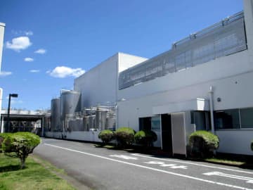 オハヨー乳業関東工場 乳の価値を世界へ 五感で楽しむ「ブリュレ」製造