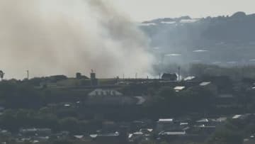 【速報】山口・下関市で複数の建物を焼く火事「建物が燃えている」通報相次ぐ　消防車15台が駆けつけ消火活動中