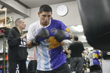 王者マルティネスが練習公開　井岡一翔戦へ「必ず勝ちたい」