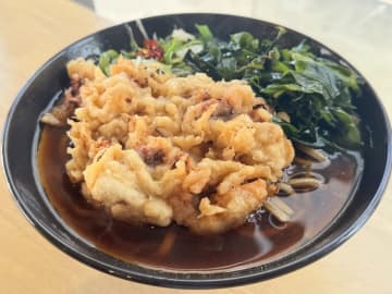 清瀬『まるすそば・うどん立ち食いセンター』で味わう本格下町立ち食いそば。飲食未経験から見事な一杯を作った深いそば愛