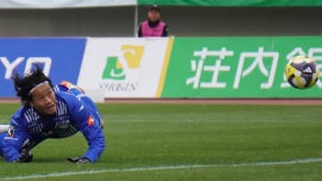 5試合ぶりの白星に導いたJ2モンテディオ山形FW藤本佳希「思いがあのヘディングになった」と技ありダイビングヘッド