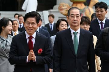 「無所属出馬」韓悳洙前首相が与党の公認候補に会う…「一本化」なるか？＝韓国