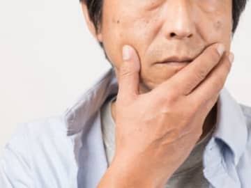 皮膚が老化するとシワやシミができるのはなぜ？皮膚にダメージを与える“加齢老化”と“光老化”とは【図解 老化の話】