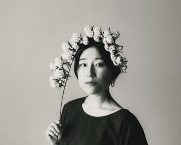 関取花、ニューアルバムより表題曲「わるくない」MV公開　ボブヘアをカットする様子を収める