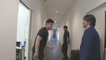 ジャイアンツ寮を視察の松井秀喜さん　リハビリ開始の岡本和真とバッタリ