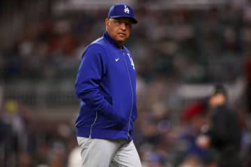 ドジャース・ロバーツ監督の投手起用にファン猛反発「あり得ない」「なぜランダム」＝米報道