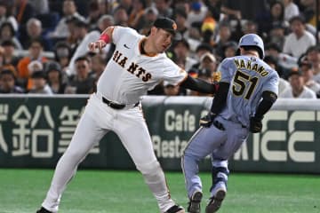 【巨人】岡本和真が再検査で「左肘の靭帯損傷」と診断　阿部監督は「早く戻って来てくれれば…」