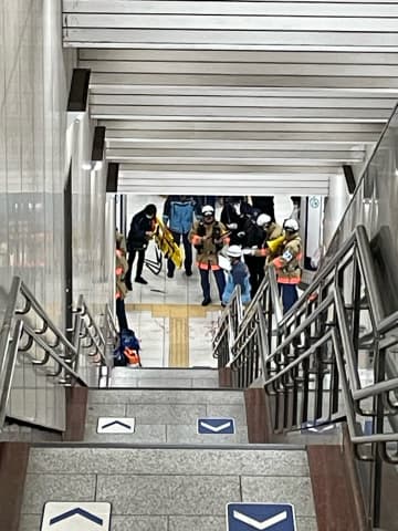 【速報】東京・文京区の東大前駅で刃物切りつけ2人ケガか　43歳の男を殺人未遂容疑で現行犯逮捕　取り調べに対し黙秘 -警視庁