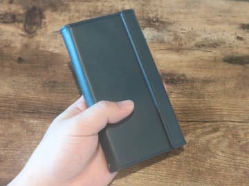 [本日の一品]本革の上質な手触りが魅力のiPhone向け手帳型ケース「Itoya 本革手帳型ケース」