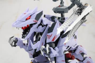 【ゾイド】「アダマスマキナ AMZ-01 バーサークフューラー」レビュー解き放たれる野生、合金による重厚感と圧倒的ボリュームで竜鬼が目覚める