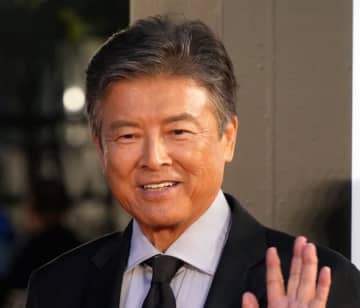 三浦友和、自宅ガーデニングに育った四つ葉のクローバーを公開「愛情こめて育てました」