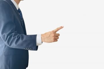 「借りは必ず返す」クビになったパワハラ店長、顧客名簿をビリビリ破いて捨てゼリフ　「あれから数年、何にも返してもらってない」と回顧する女性