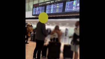 【独自】成田空港で緑ナンバーによる違法“客引き”横行か…「みんなやってます」直撃に逆ギレ　正規タクシー運転手は深刻被害訴え