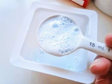 お風呂の湯垢汚れがみるみる落ちる！「魔法液」を作ってみた。家にあるモノで簡単に作れますよ♡